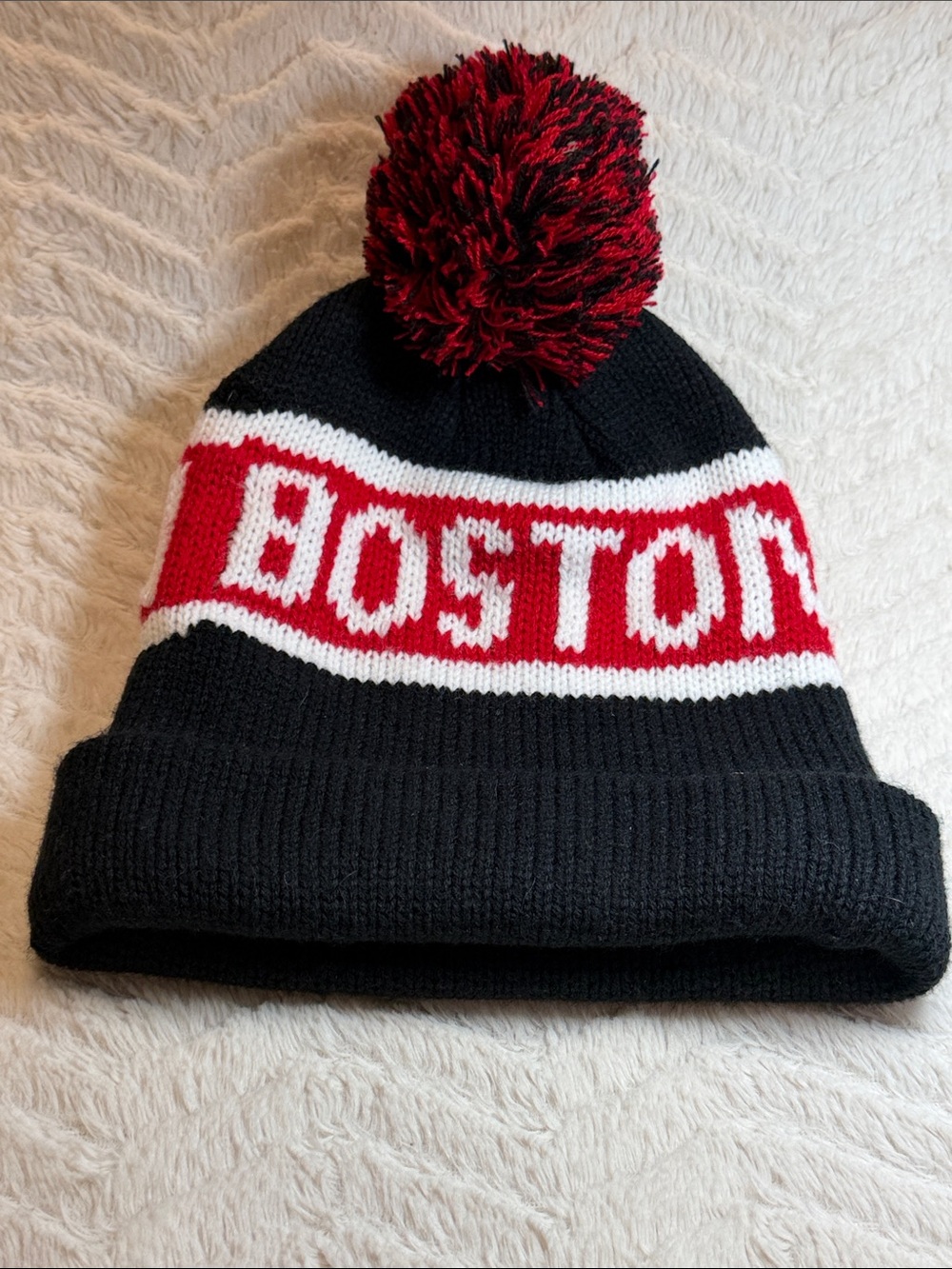 Boston Black & Red Warm Acrylic Knit Pompom Unisex Winter Hat Beanie - Picture 6 of 6